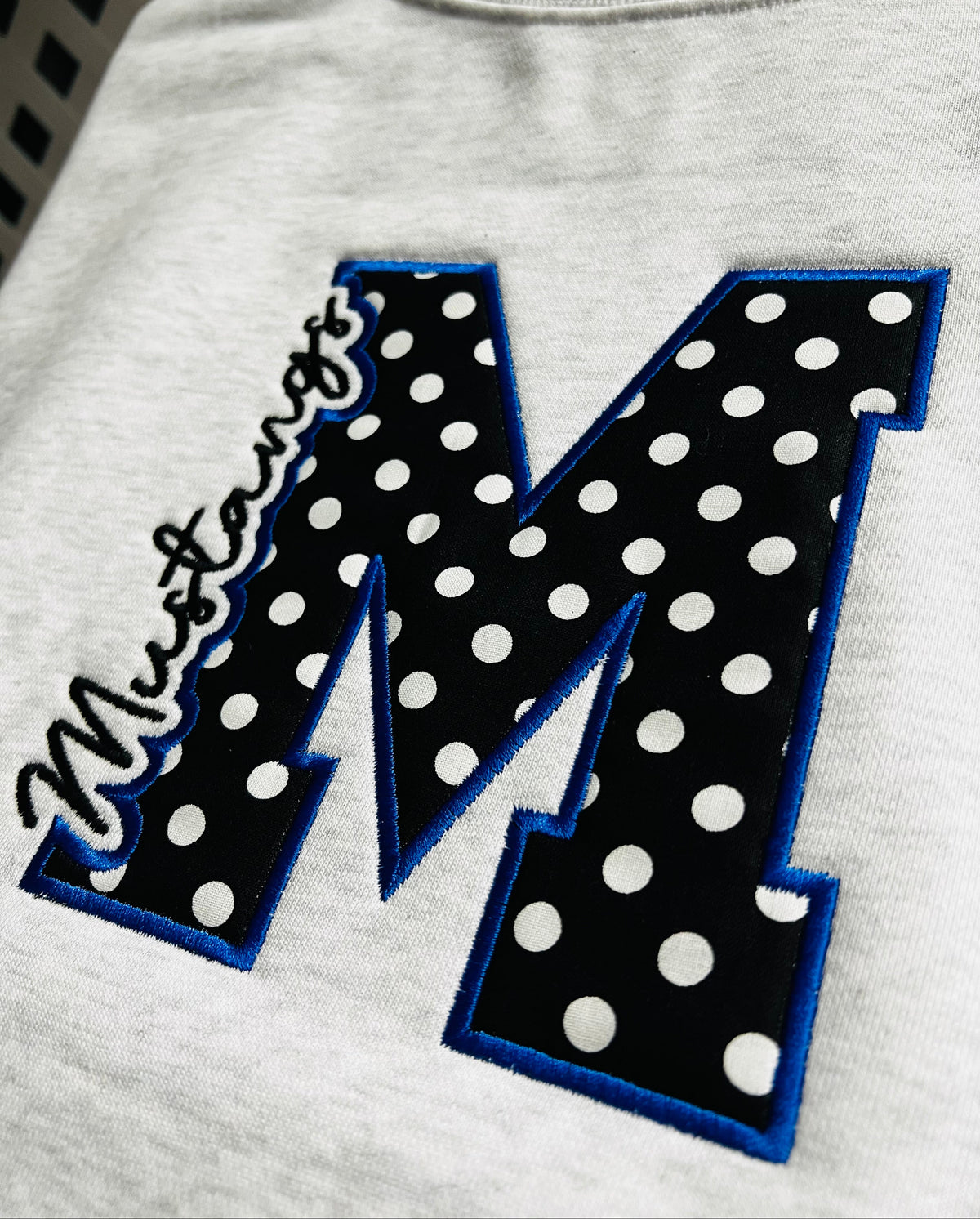 Mustangs Applique Crewneck (Gildan) Sweatshirt